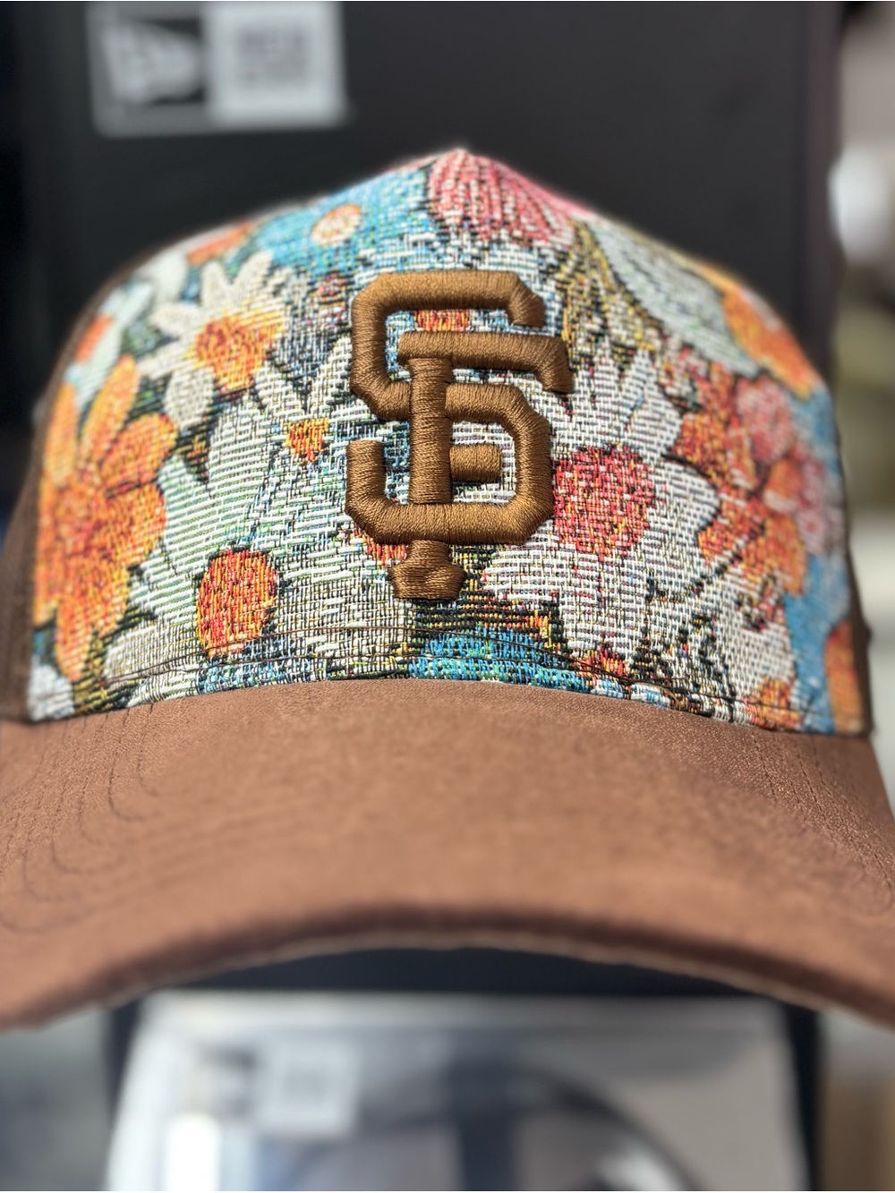 San Francisco Giants Jacquard made fabric Floral SnapBack Truckers Hat